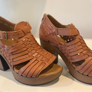 Women's Tan Woven Leather heels